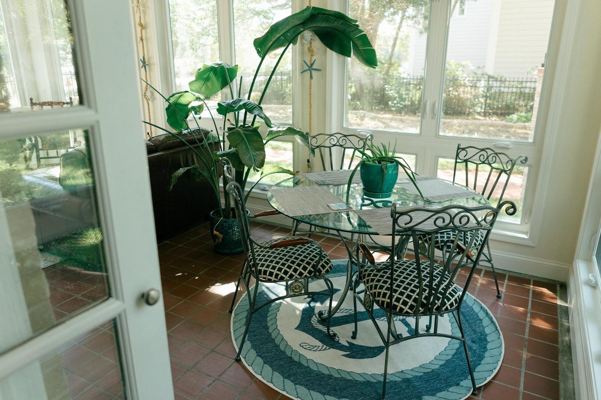 The Carriage House Inn Bed And Breakfast Southport Exterior photo